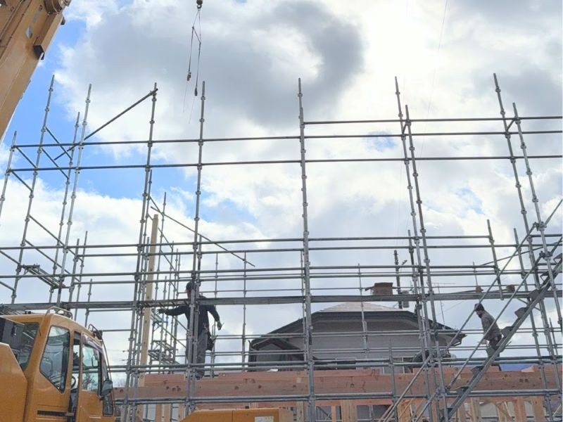 クレーン作業 建設 アパート 新築